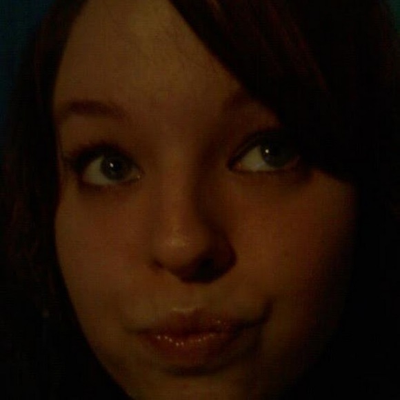 Meet your Posher, Stephanie - Picture 1 of 1